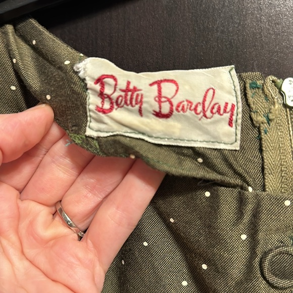 Betty barclay vintage dress, dark green with polka dots. Fits like a size 4. - Picture 2 of 3